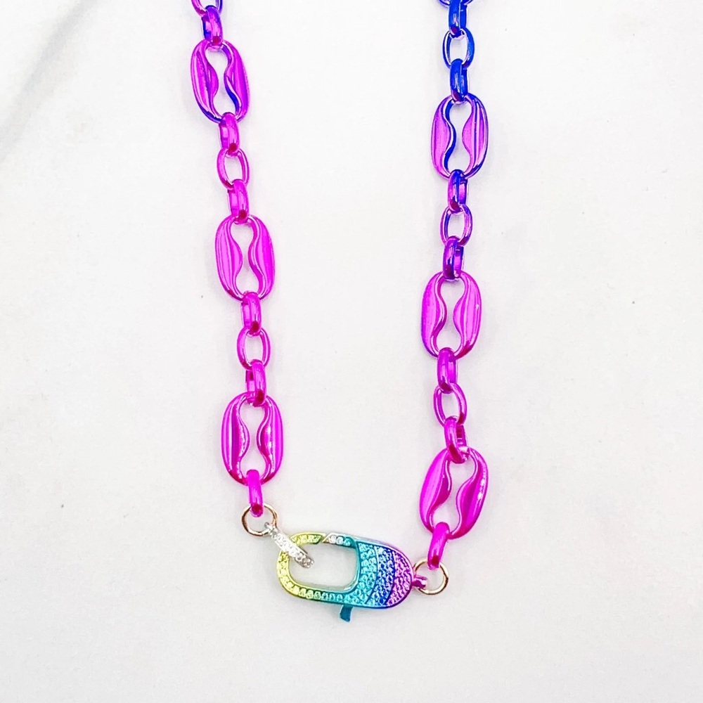 121. Dazzling Ombré Clip Necklace